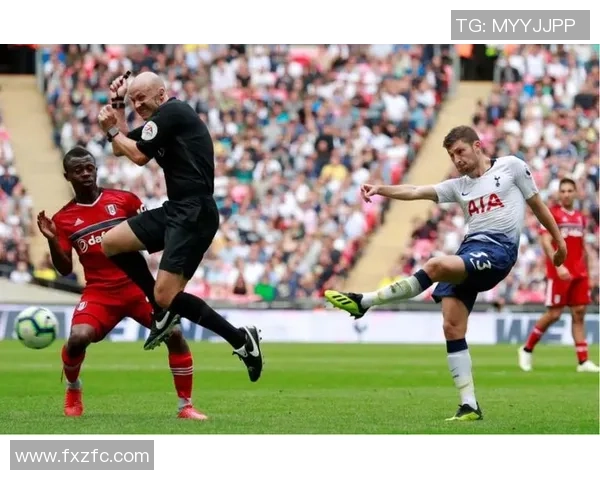 坦帕湾暴徒与路易斯维尔城的激战揭示足球战术与团队精神的较量 坦帕湾暴徒与路易斯维尔城的激战揭示足球战术与团队精神的较量